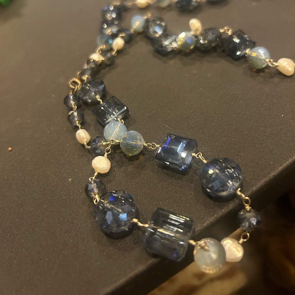 Elegant Vantel pearl Blue crystal and White Pearl Beaded Necklace